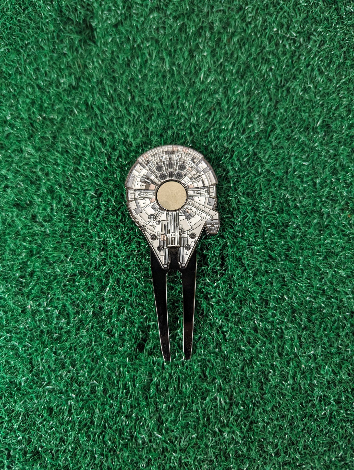 Millennium Starship Magnetic Golf Divot/Pitch Tool | Groomsmen Boyfriend Husband Bachelor Party Groomsmen Golf Gifts | Golf Accessory
