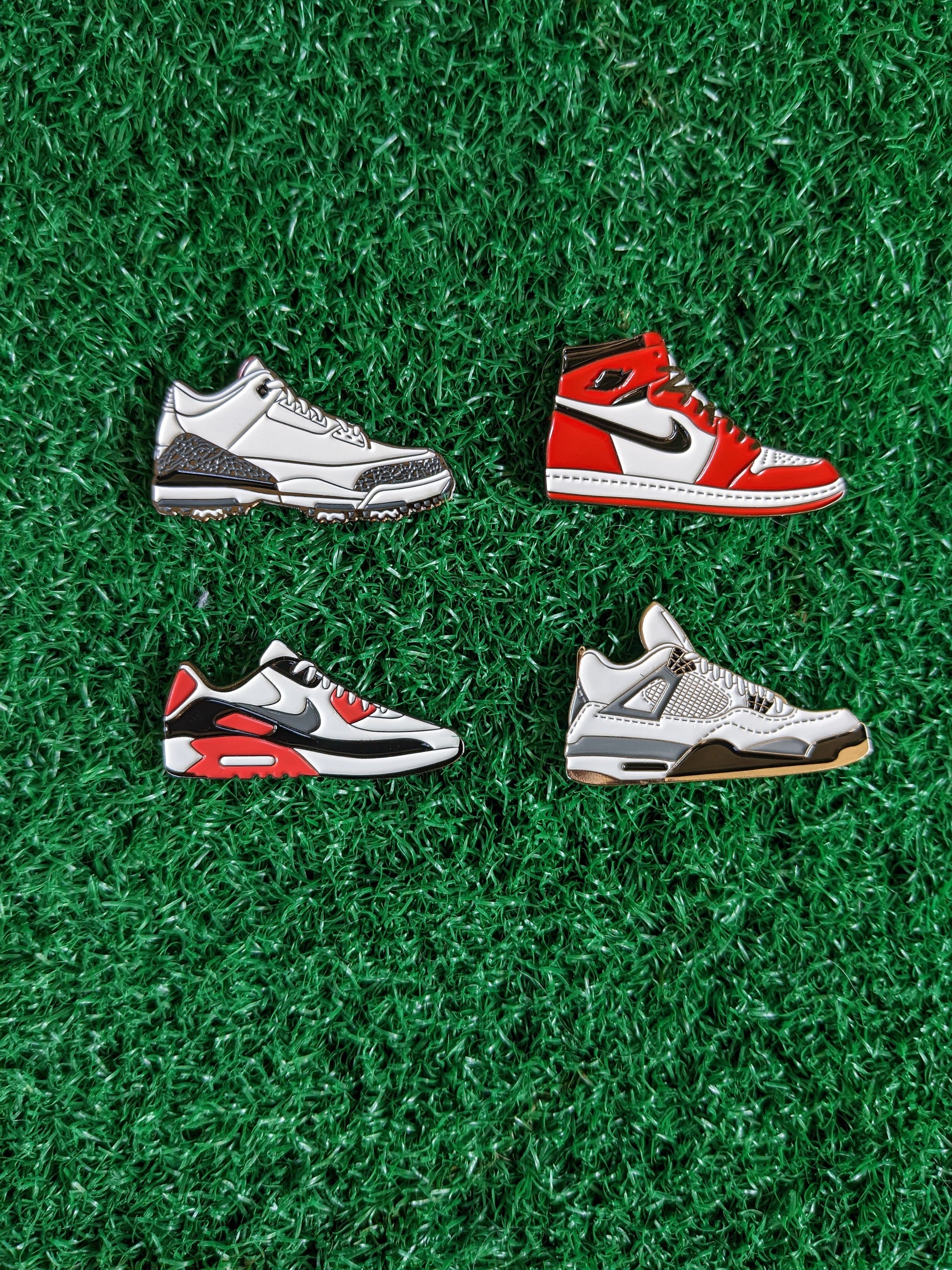Sneaker ChicagoMax Inspired Golf Ball Markers 4 Pack Set | Golf Accessory | Boyfriend Husband Bachelor Party Groomsmen Golf Gifts