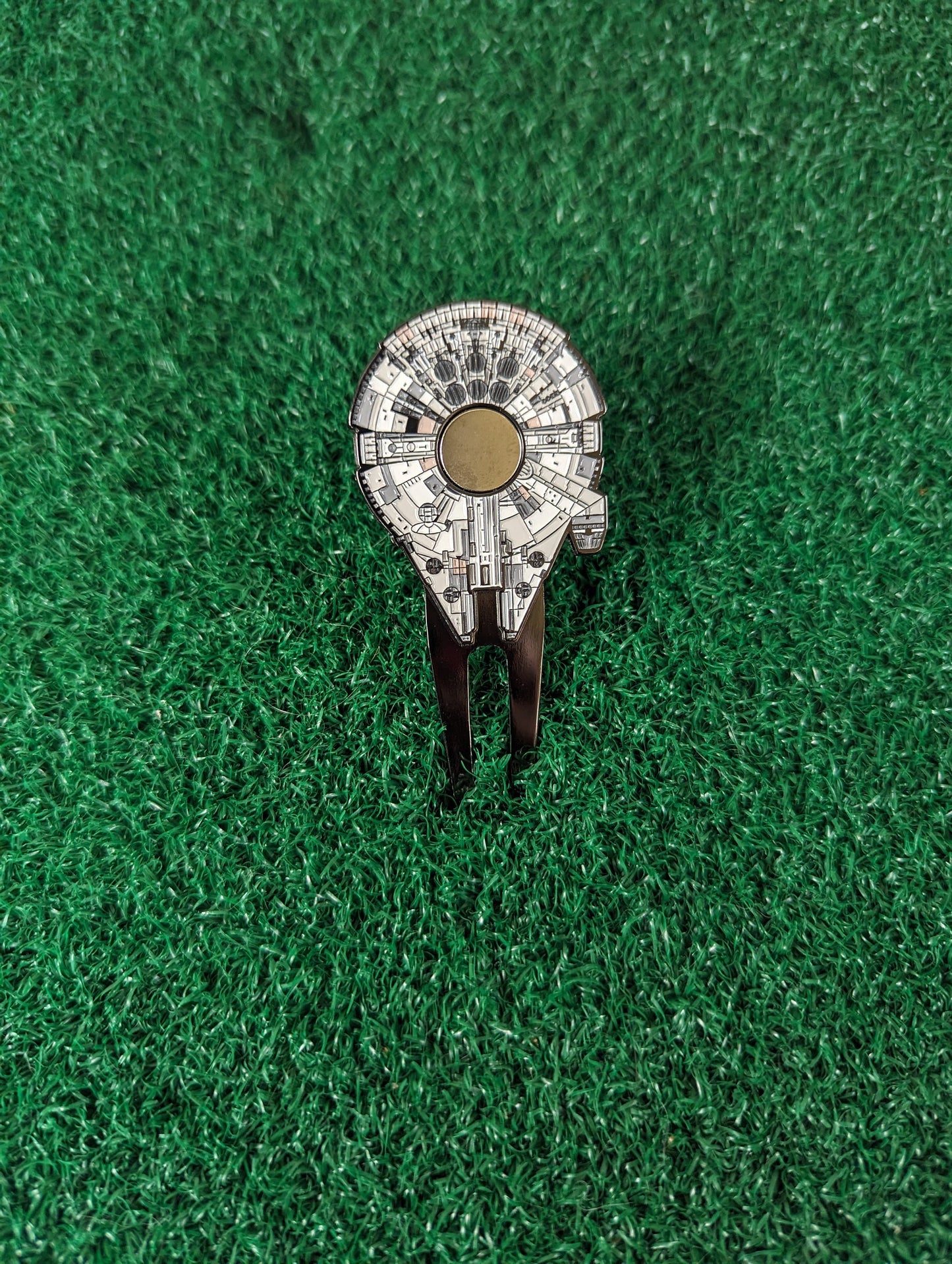 Millennium Starship Magnetic Golf Divot/Pitch Tool | Groomsmen Boyfriend Husband Bachelor Party Groomsmen Golf Gifts | Golf Accessory