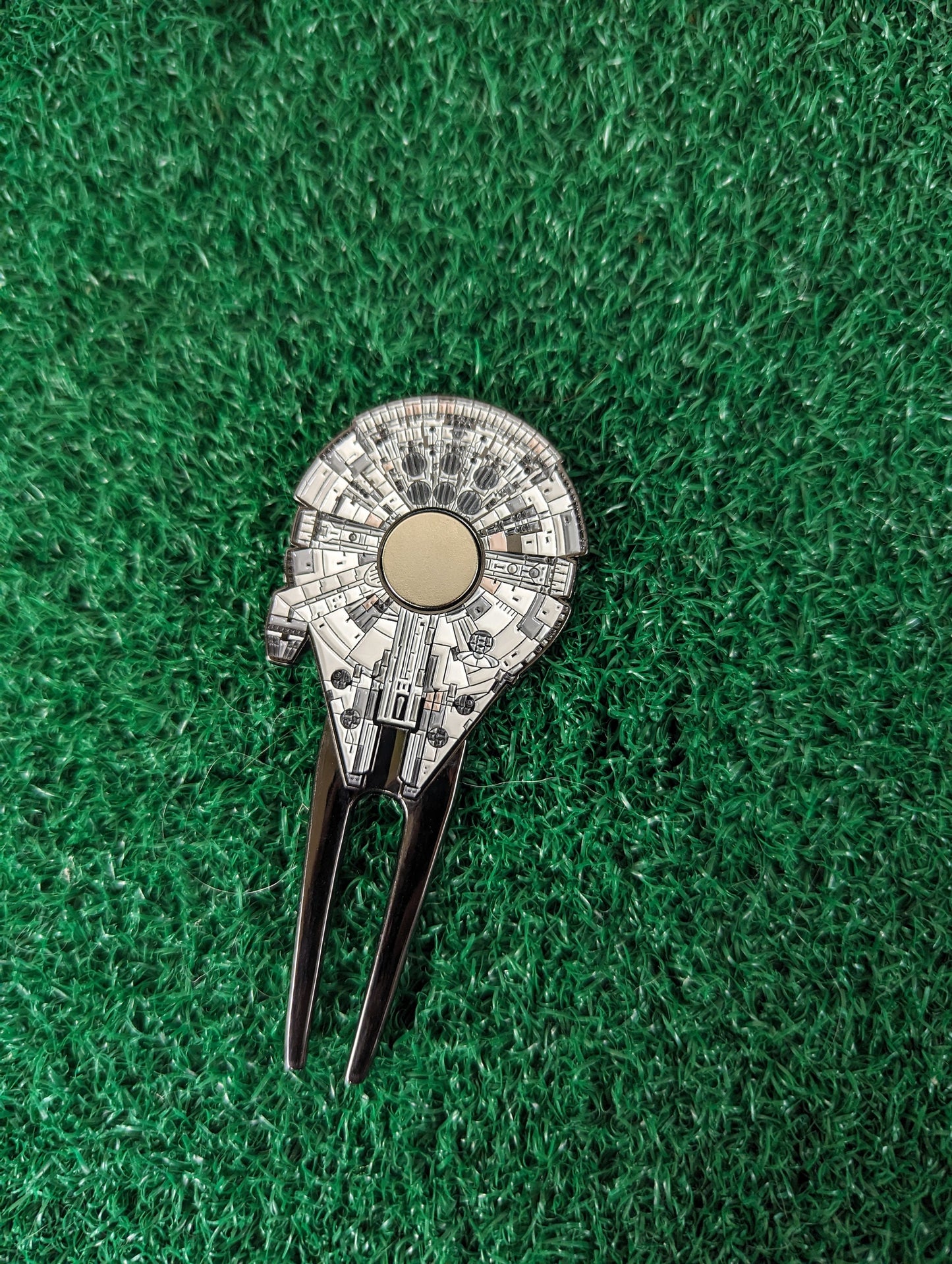 Millennium Starship Magnetic Golf Divot/Pitch Tool | Groomsmen Boyfriend Husband Bachelor Party Groomsmen Golf Gifts | Golf Accessory